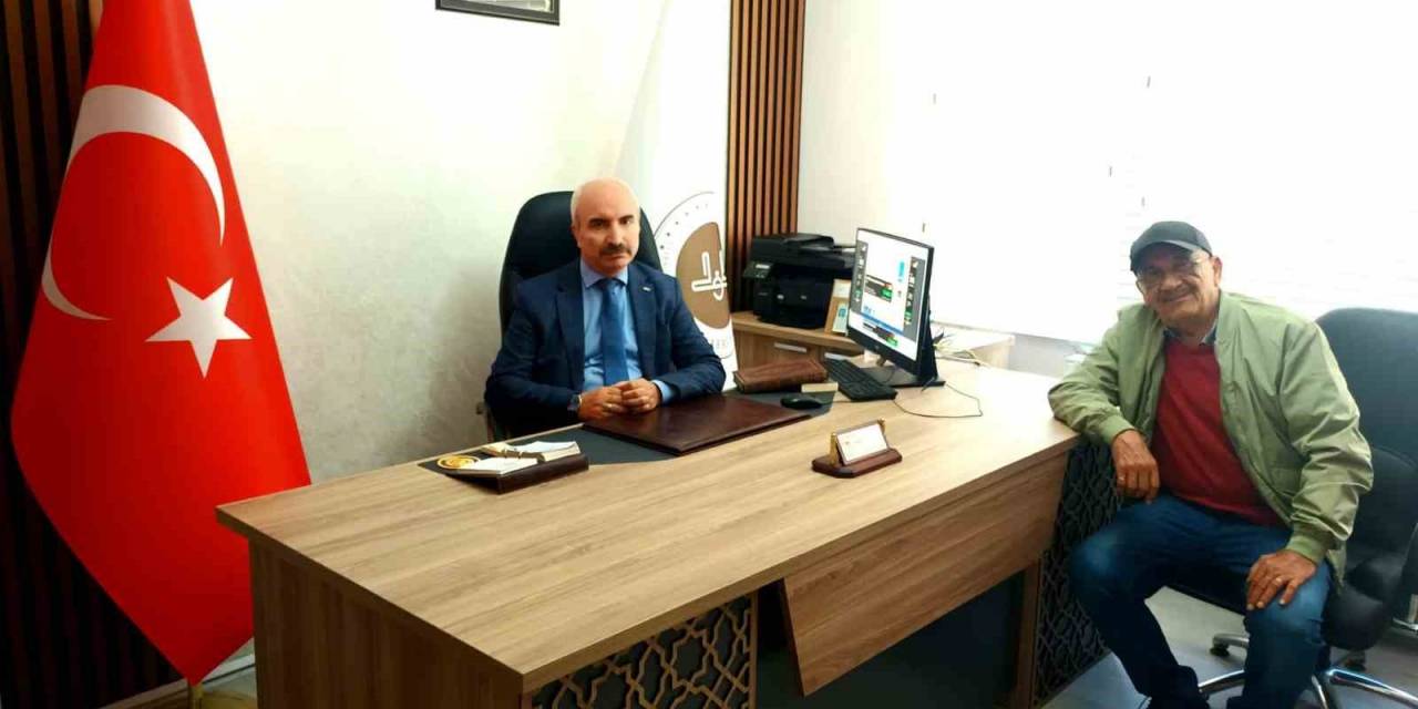 Gediz’de 3 Kardeş Evlerini Bağışladı