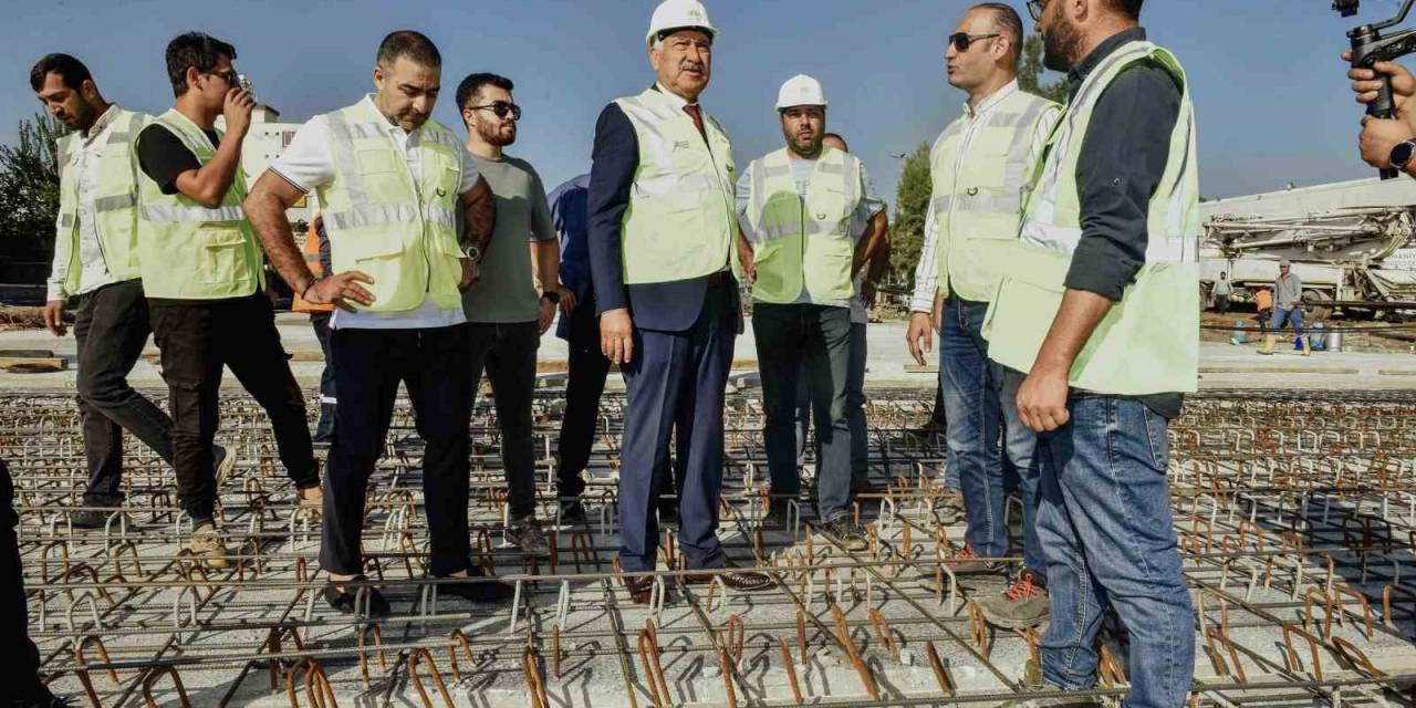 Başkan Karalar, Şakirpaşa Altgeçidi İnşaatında İncelemede Bulundu