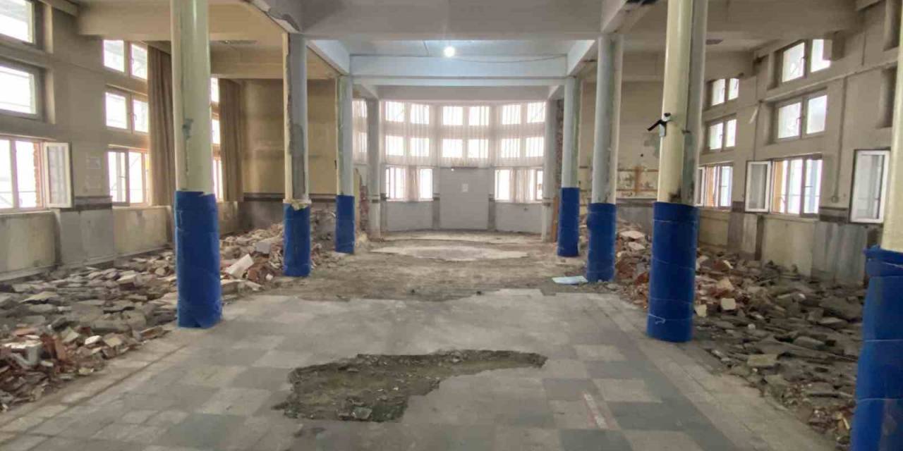 Yılların Hatıralarıyla Dolu Bina, Gençlerin Hizmetinde Olacak