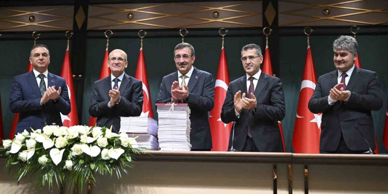 Cumhurbaşkanı Yardımcısı Yılmaz: “2023 Yılının Genelinde Ekonomik Büyümemizin Yüzde 4,4 Olarak Gerçeklemesini Öngörüyoruz”