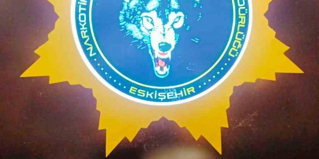 Polis Ekipleri Bir Şüphelinin Aracında Uyuşturucu Madde Ele Geçirdi