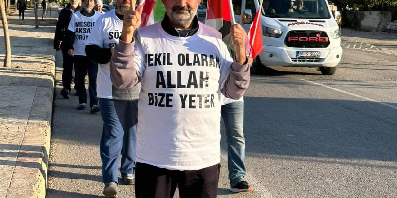 Filistin’e Yürüyerek Gitmek İçin Yola Çıkan Grup Niğde’ye Ulaştı