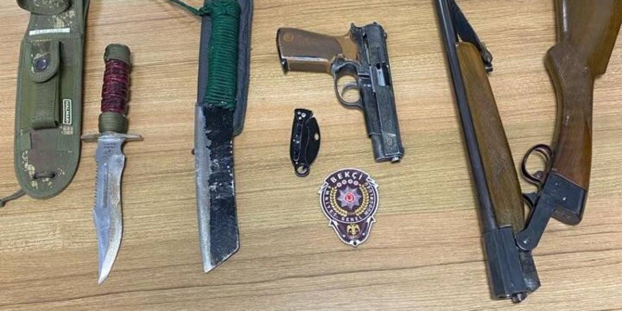 Üzerlerinden Silah Ve Tüfek Çıkan 3 Şüpheliye İşlem Yapıldı
