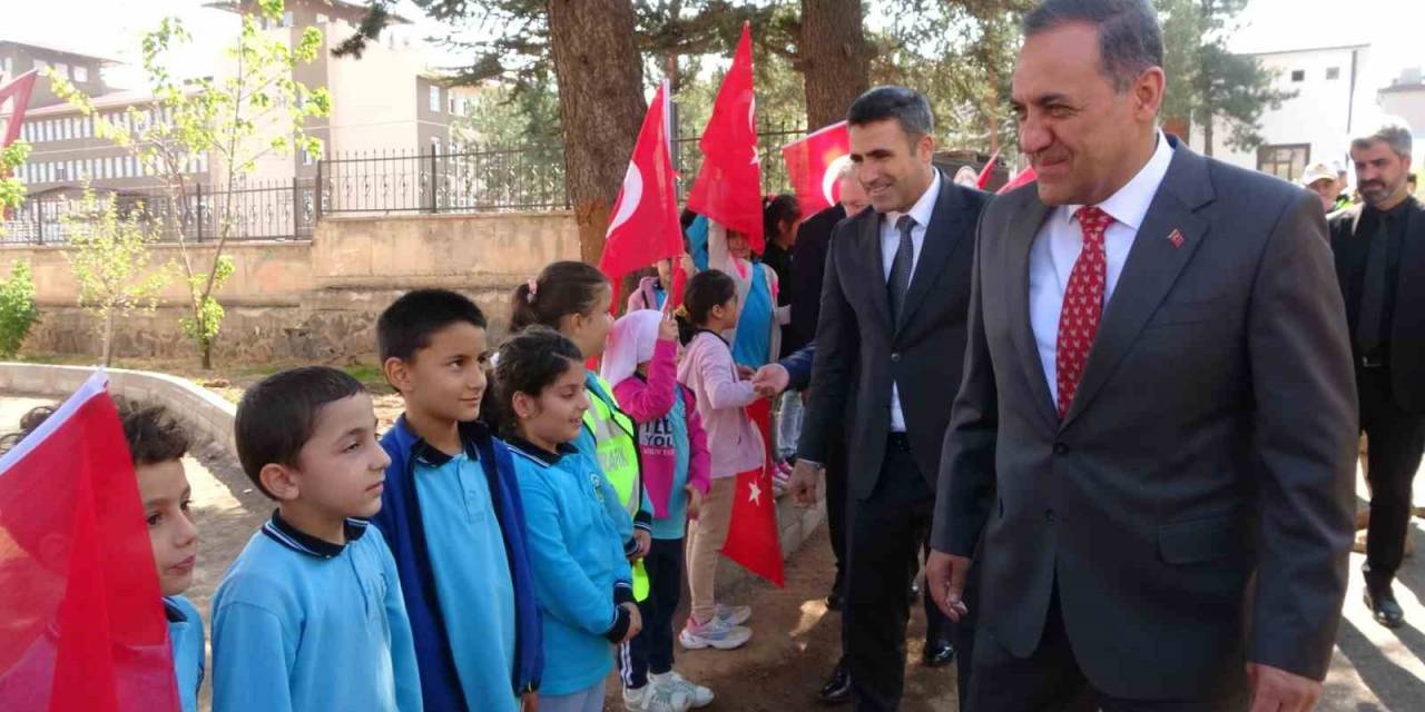 Bingöl Valisi Usta: “Yayaların Güvenliğini Tehlikeye Düşüren Her Türlü Taşıt Sahibine Ceza Vermekten İmtina Etmeyeceğiz”