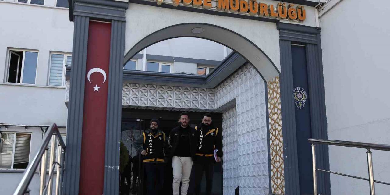 Babasını Öldürüp, Kayıp İhbarında Bulunmuştu: Yargılanmasına Başlandı