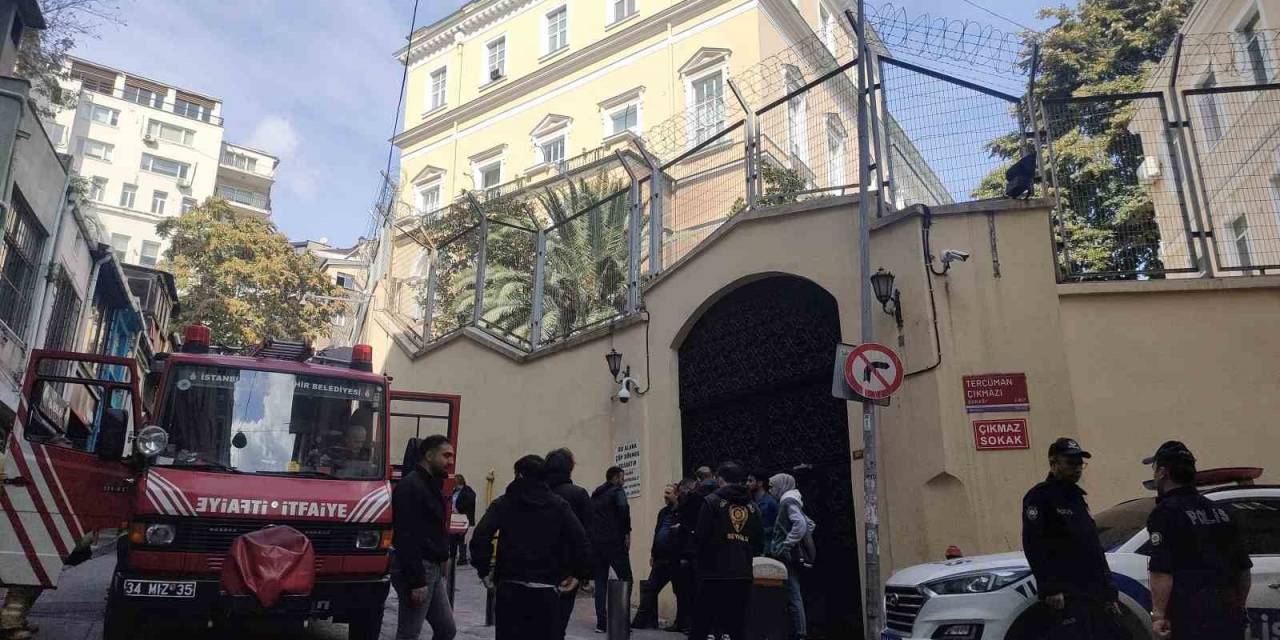 Rus Başkonsolosluğunda Yangın Paniği