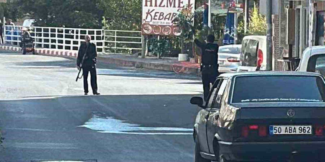 İş Yeri Çalışanı Dehşet Anlarını Anlattı: "Tuvalete Saklandık"