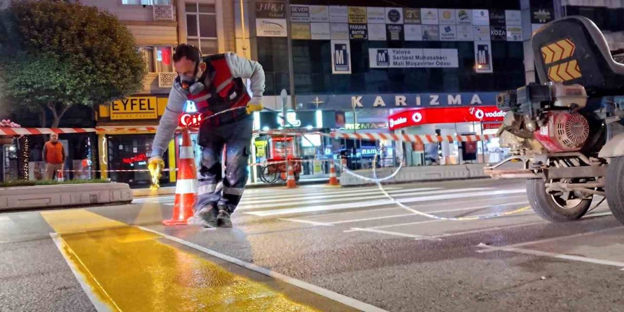 Yalova Belediyesi Yaya Ve Yol Çizgilerini Yeniliyor