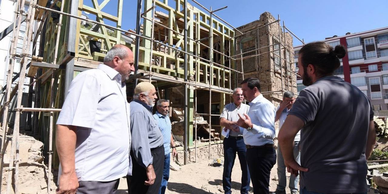 Karatay Belediyesi Konya’nın Tarihi Evlerini Restore Ediyor