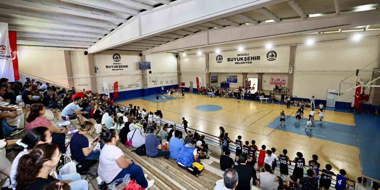 Denizli’de Cumhuriyetinin 100. Yaşı Coşkuyla Kutlanıyor