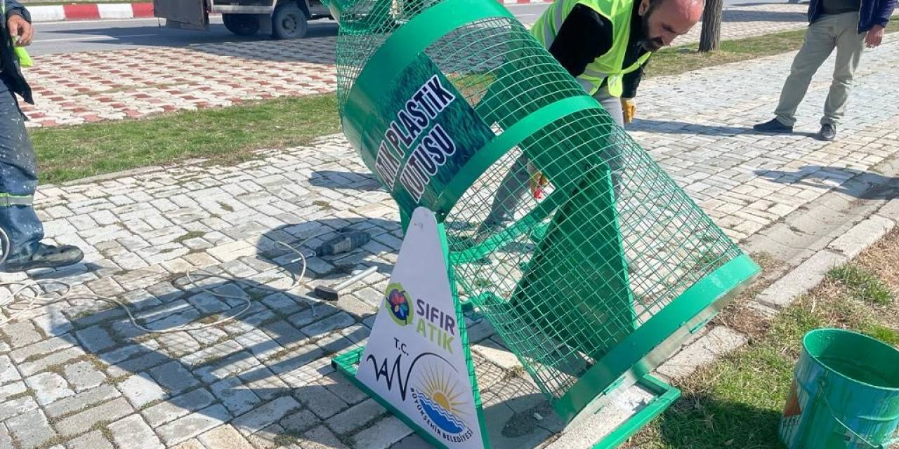 Erciş’te Atık Plastik Geri Dönüşüm Kutuları Yerleştirildi