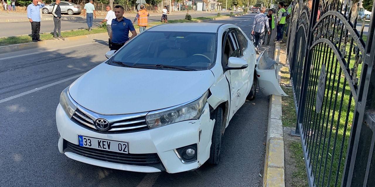 Beton Mikseriyle Çarpışan Otomobilin Sürücüsü Yaralandı