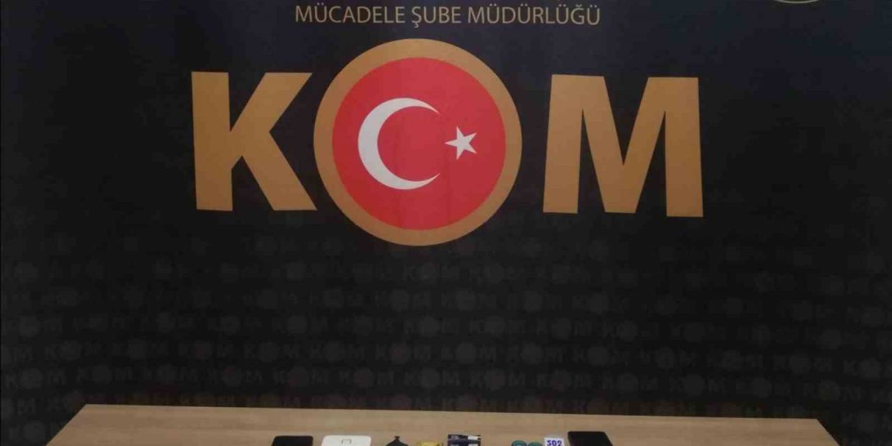 Sürücü Kursu Sınavına Düzenekle Giren Şahıslar Yakalandı