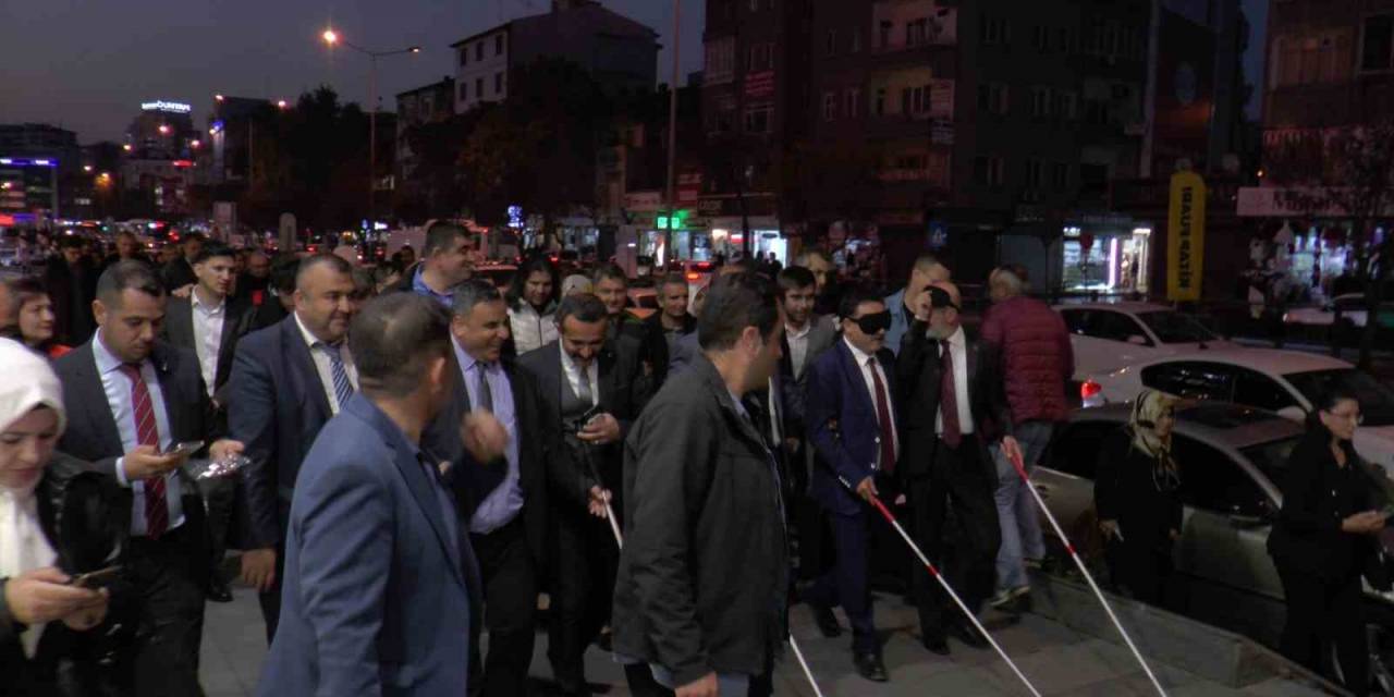 Kayseri Protokolünden ‘Göz Bantlı’ Farkındalık Yürüyüşü