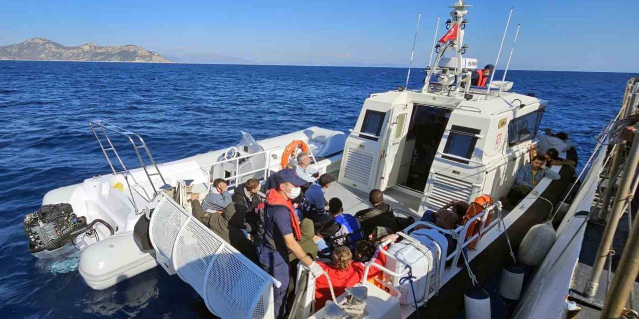 Marmaris’te 30 Düzensiz Göçmen Kurtarıldı