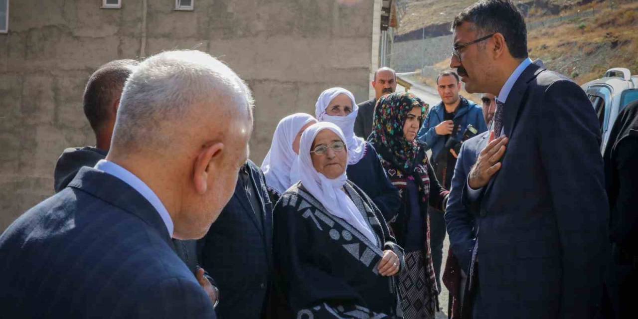 Vali Çelik Yerinde Talepleri Dinlemeye Devam Ediyor