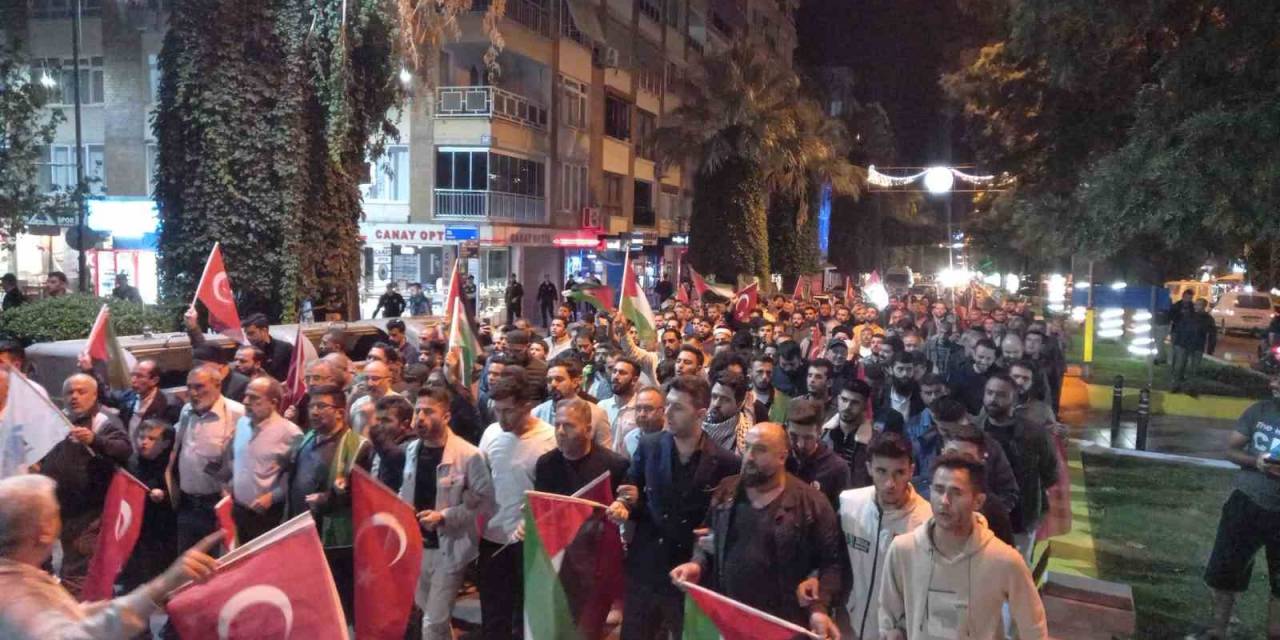 Aydın’da İsrail’i Protesto Yürüyüşü Düzenlendi