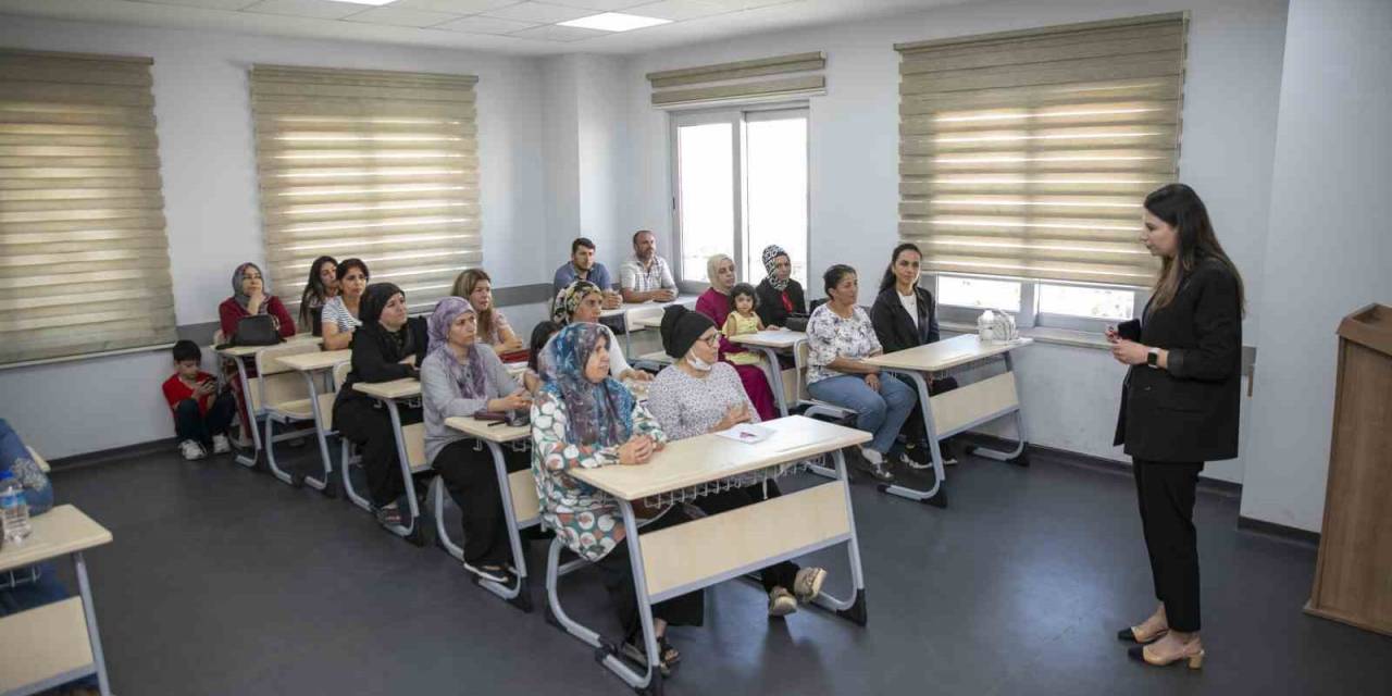 Mersin Büyükşehir Belediyesi Lgs Kurs Merkezleri Aileleri Bilgilendirdi