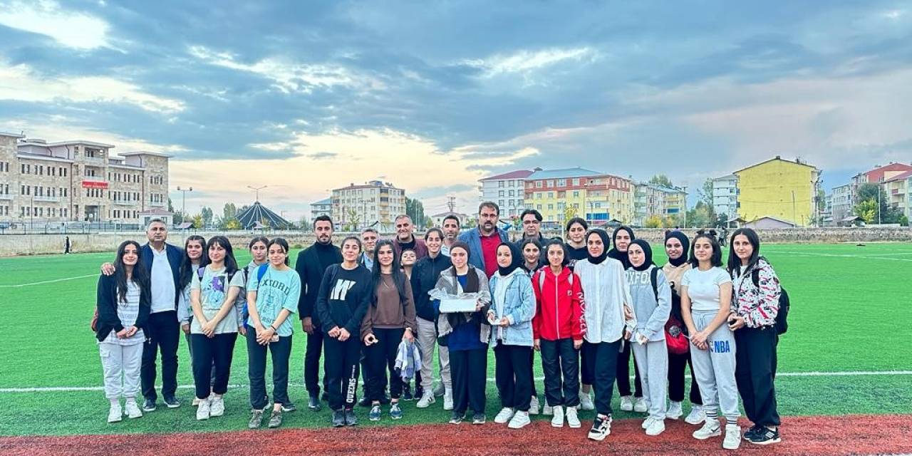 Bulanık’ta Kadın Futbol Takımı Kuruldu