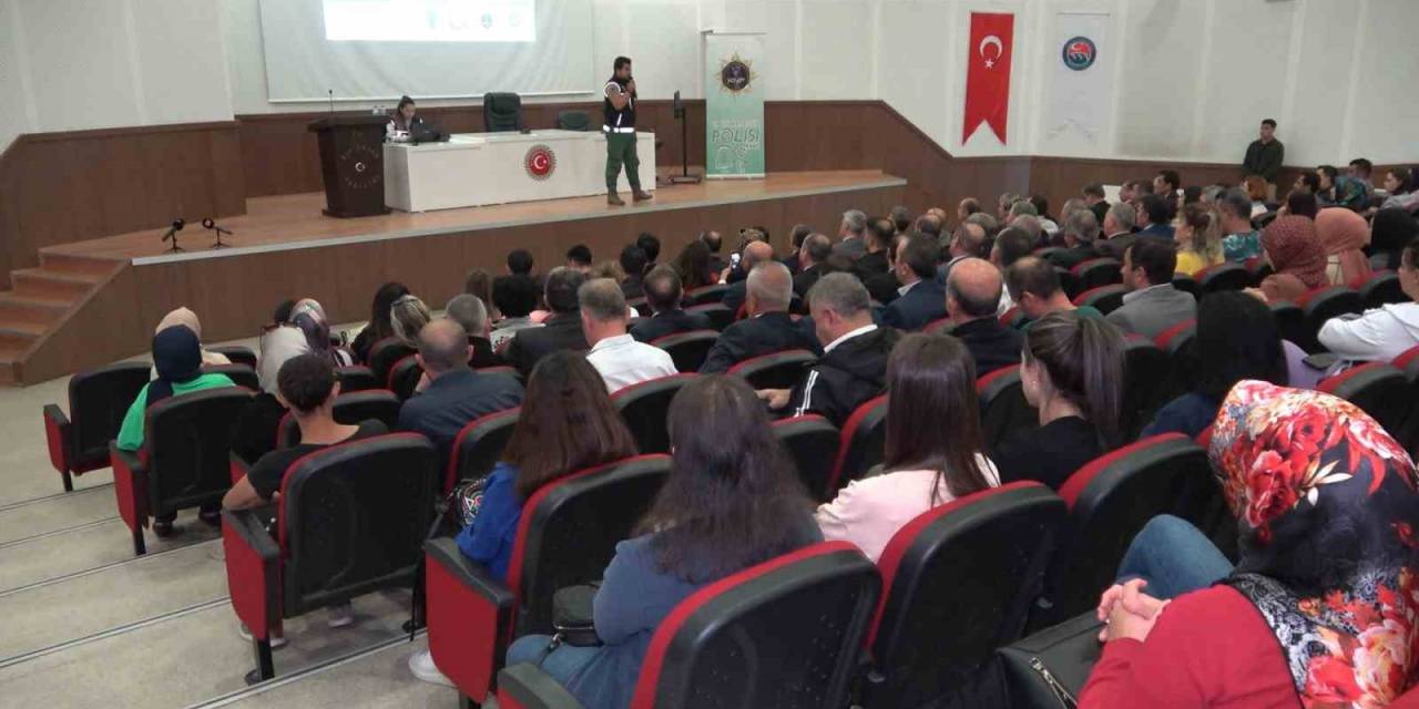 Kırıkkale’de "En İyi Narkotik Polisi: Anne" Konulu Eğitim Verildi