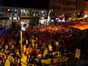 Bolu’da Taraftar Gruplarından Teröre Tepki Yürüyüşü