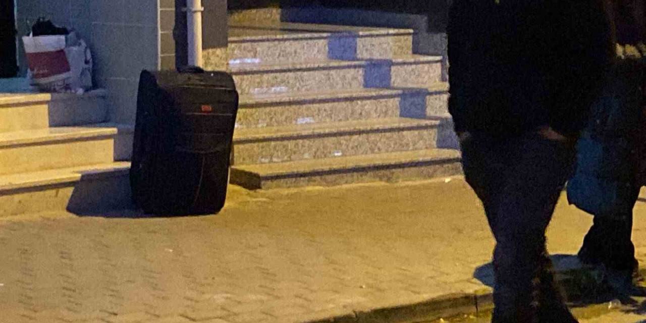 Ak Parti İl Başkanlığı Önünde Şüpheli Çanta Paniği