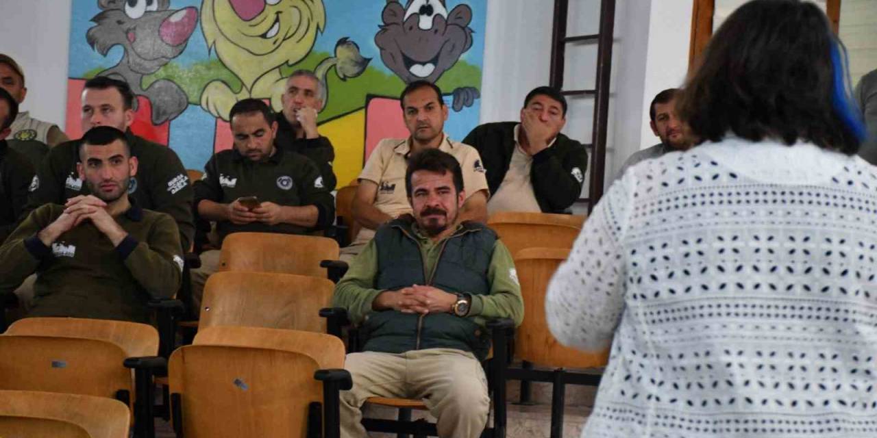 Kafeste Yaşayan Canlı Bakımı Eğitimi