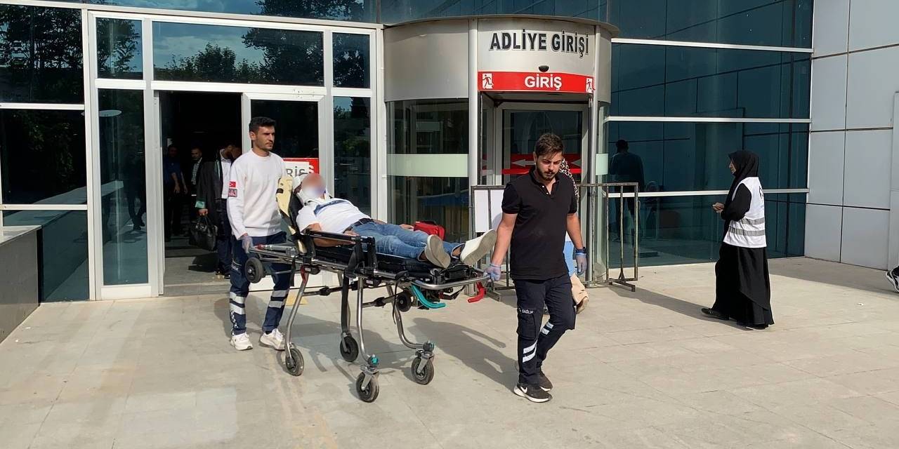 Adıyaman Adliyesinde Kavga: 1’i Polis 2 Yaralı