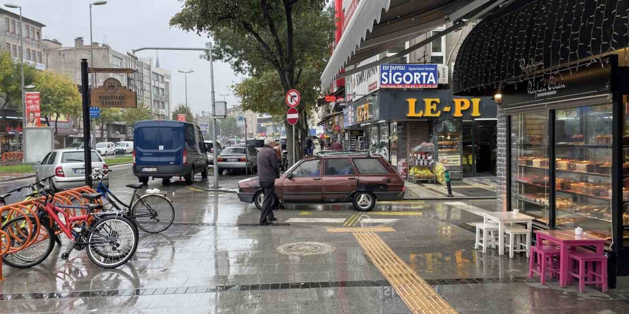 Sakarya’da Sağanak Etkili Oluyor