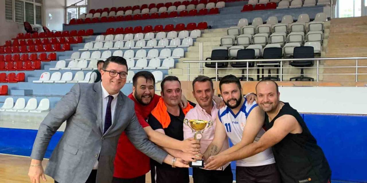 Kurumlararası Basketbol Turnuvası’nın Şampiyonu Bilecik Belediyesi