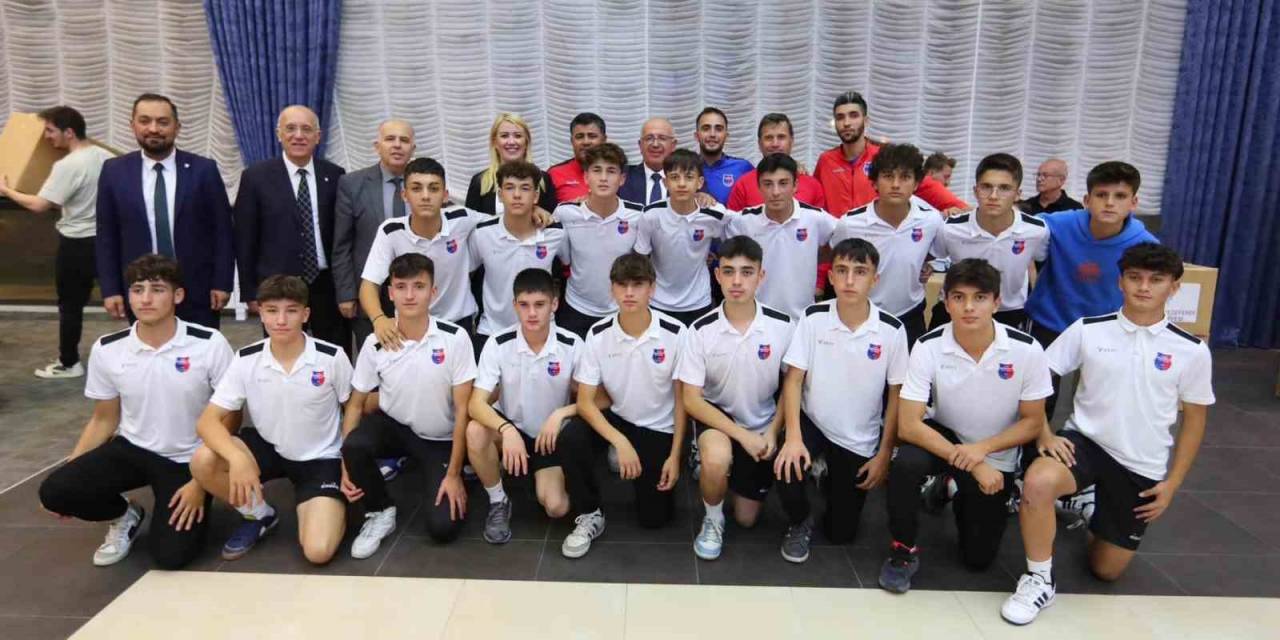 Merkezefendi’den Amatör Spor Kulüplerine 1 Milyon 500 Bin Liralık Destek