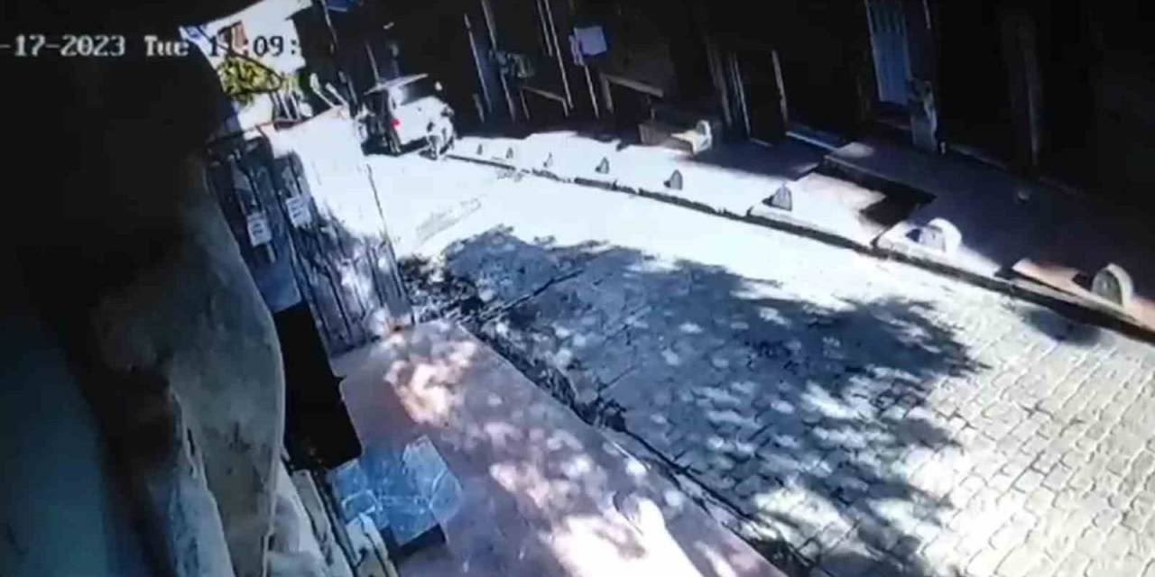İstanbul’da İnanılmaz Kurtuluş Kamerada: 4 Yaşındaki Kız Aracın Üzerine Düştü