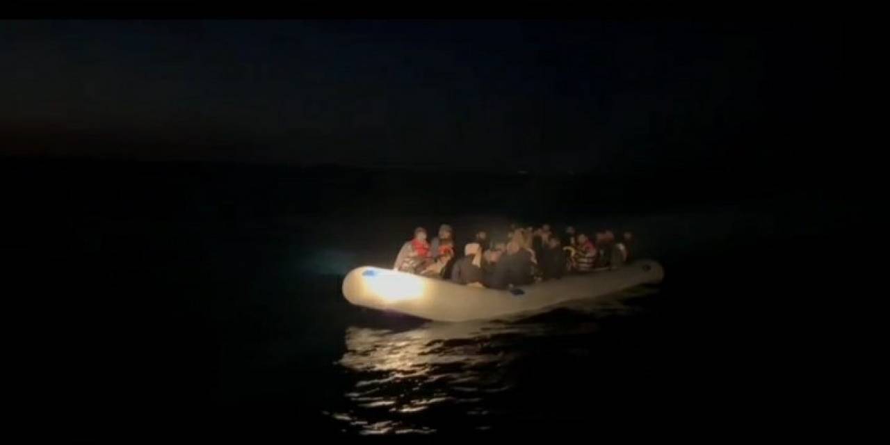 Yunan Sahil Güvenlik Kaçak Göçmenleri Ölüme Terk Etmeye Devam Ediyor