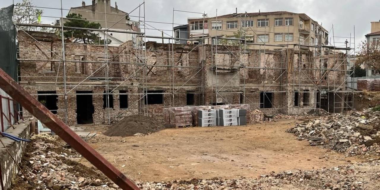 Bandırma’nın Tarihi Yapısı Ayakta Kalma Mücadelesi Veriyor