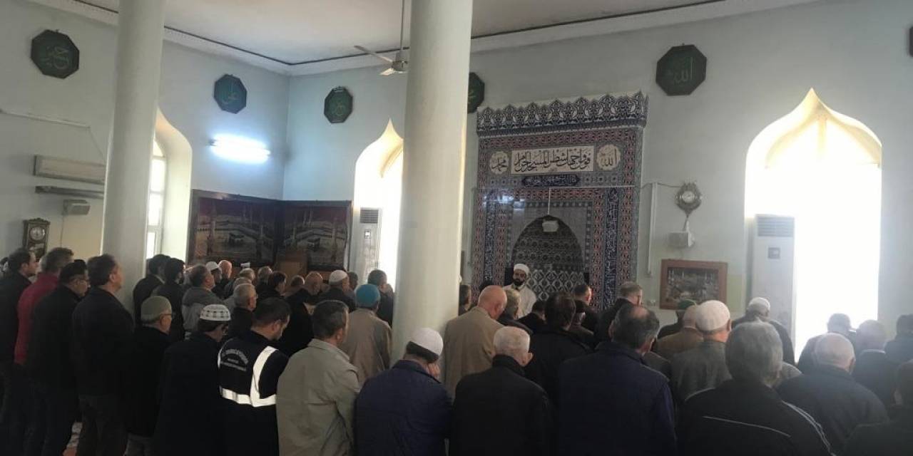 Filistin’de Hayatını Kaybedenler İçin Cenaze Namazı Kılındı