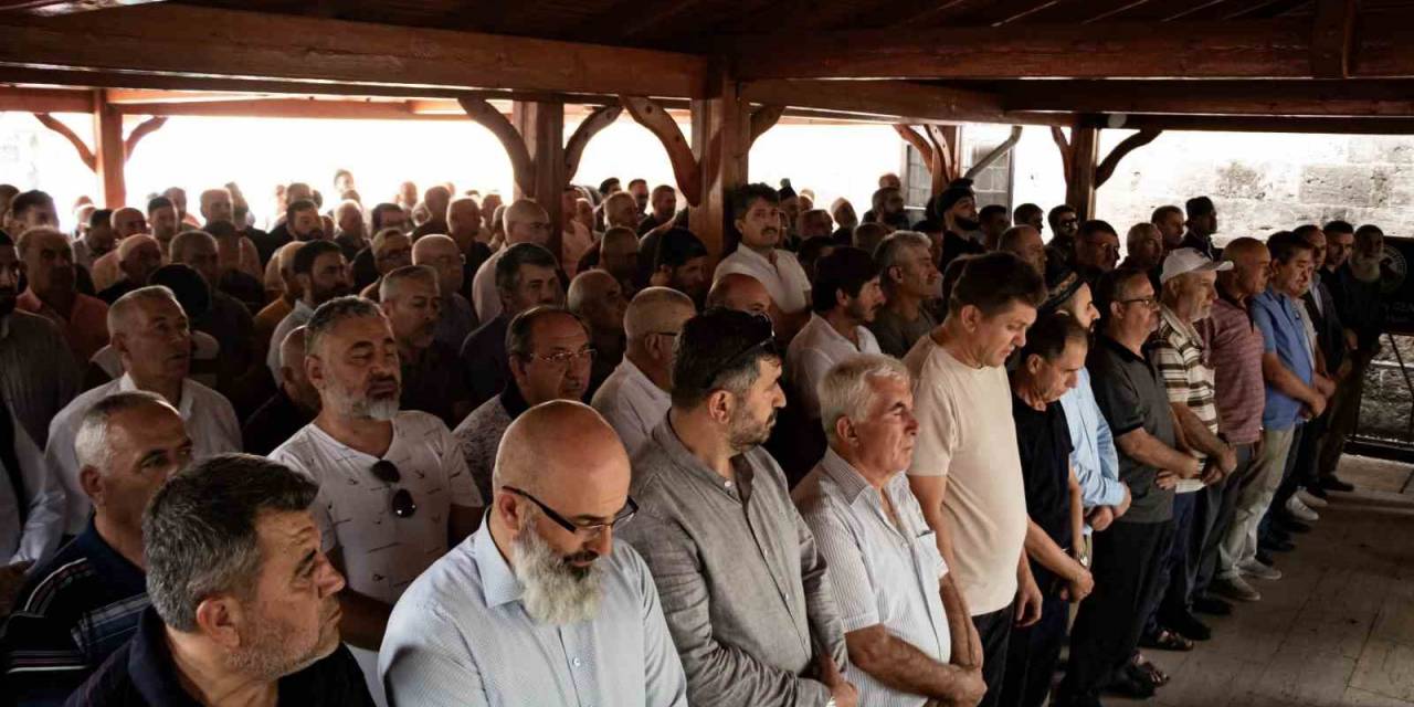 Gazze’de Hayatını Kaybedenler İçin Antalya’da Gıyabi Cenaze Namazı Kılındı