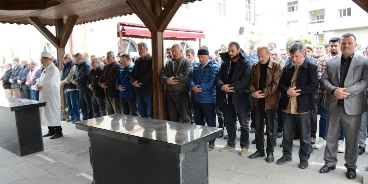 Gümüşhane’de Gıyabi Cenaze Namazı Kılındı
