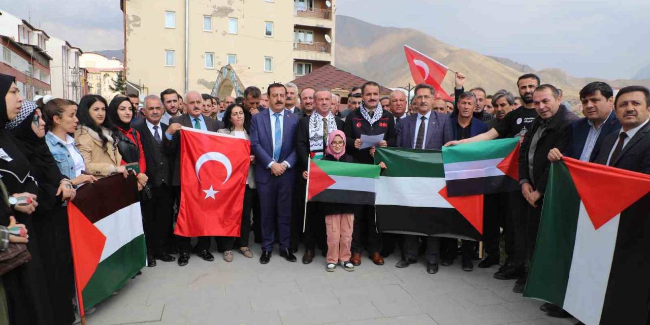 Hayatını Kaybeden Filistinliler İçin Gıyabi Cenaze Namazı Kılındı