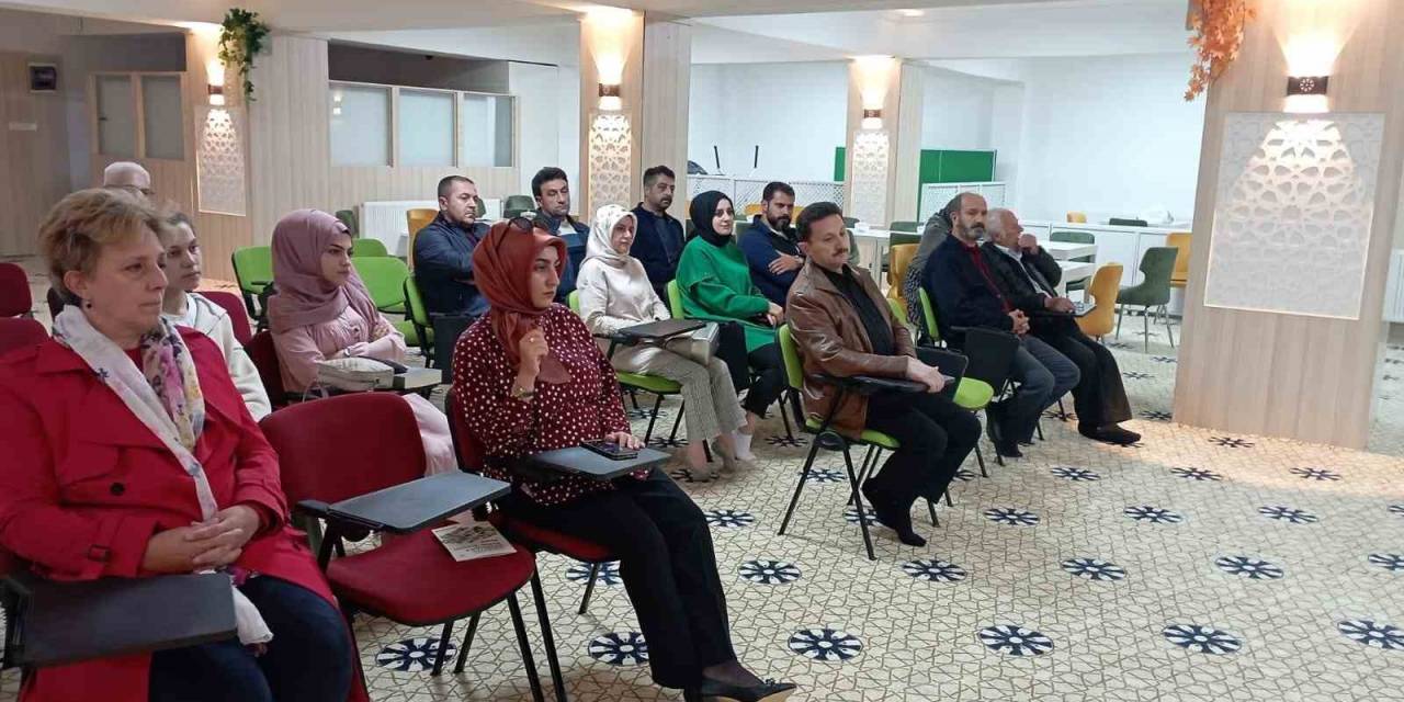 Tyb Erzincan Şubesinde Konuşan Özdemir: “Mustafa Kutlu Yerli Ve Milli Bir Yazardır”