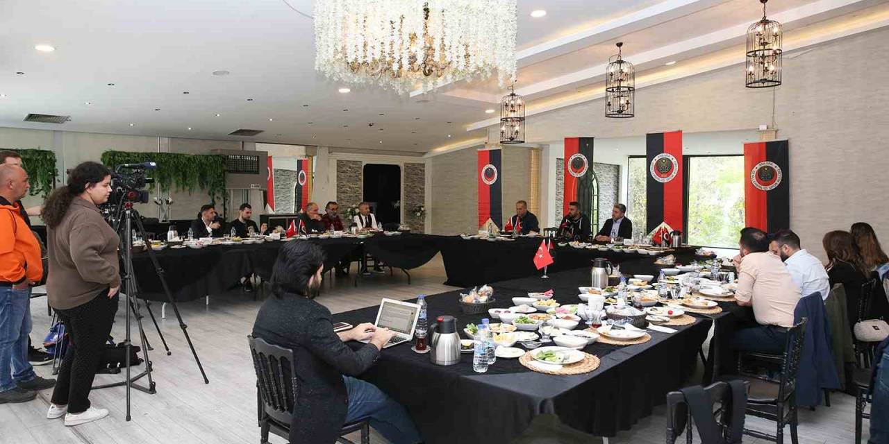 Gençlerbirliği Teknik Direktörü Sinan Kaloğlu: “Sonuna Kadar Süper Lig’e Gitmeyi Zorlayacağız”