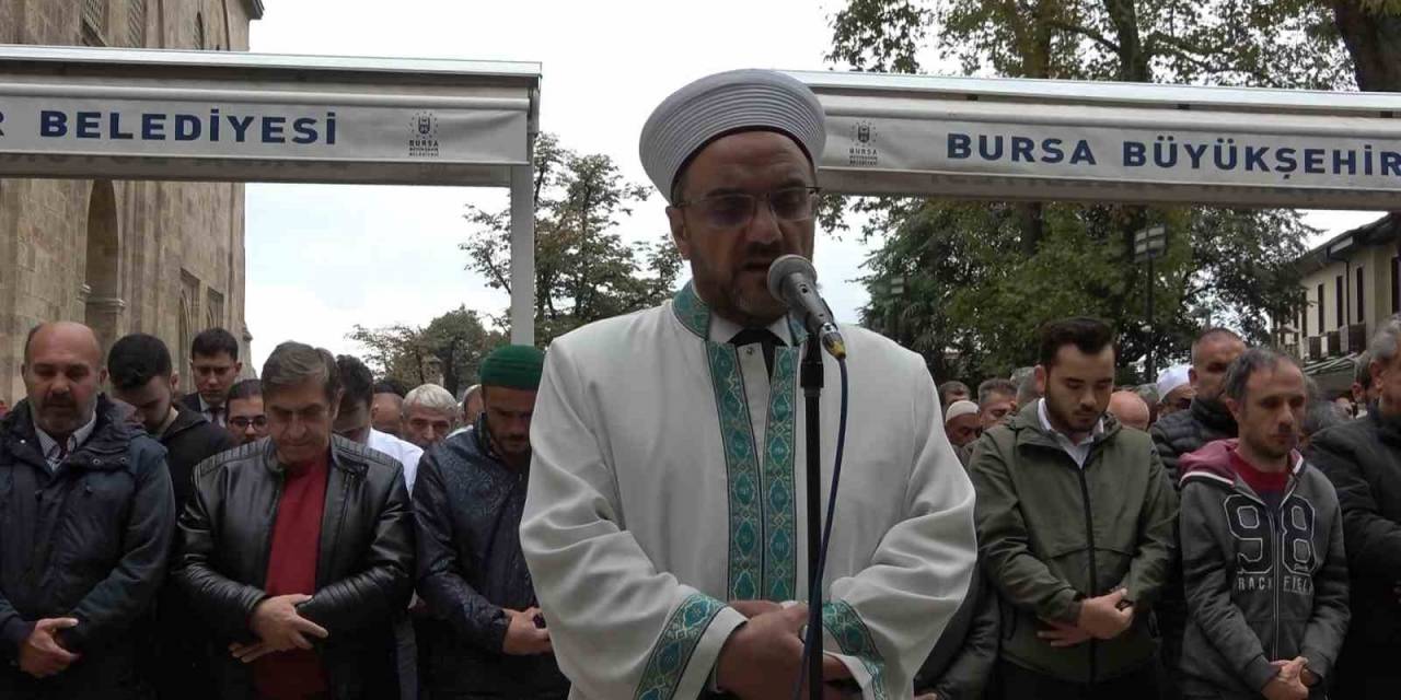 Filistin’de Hayatını Kaybedenler İçin Gıyabi Cenaze Namazı Kılındı