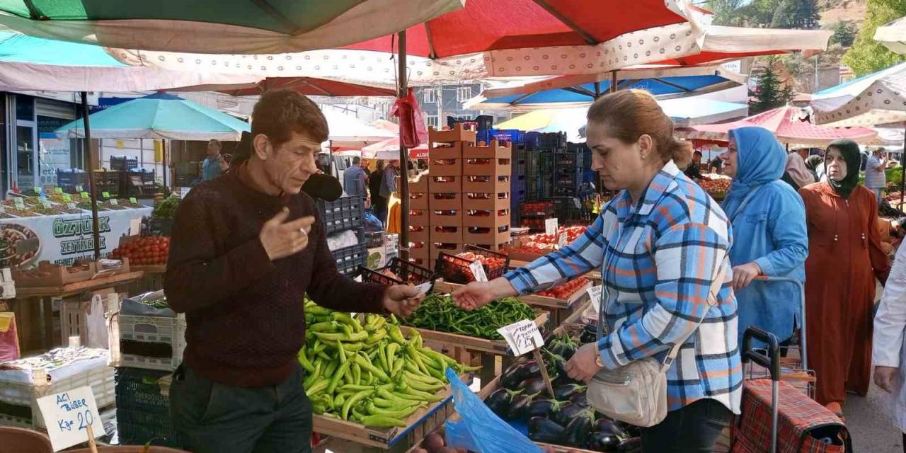 Semt Pazarlarında Esnaflar Satışlardan Memnun
