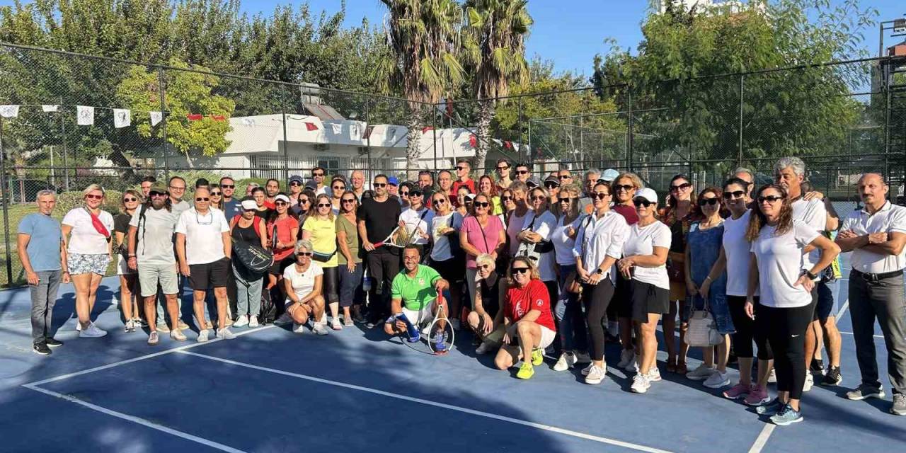 Muratpaşa’da Tenis Turnuvası Başladı