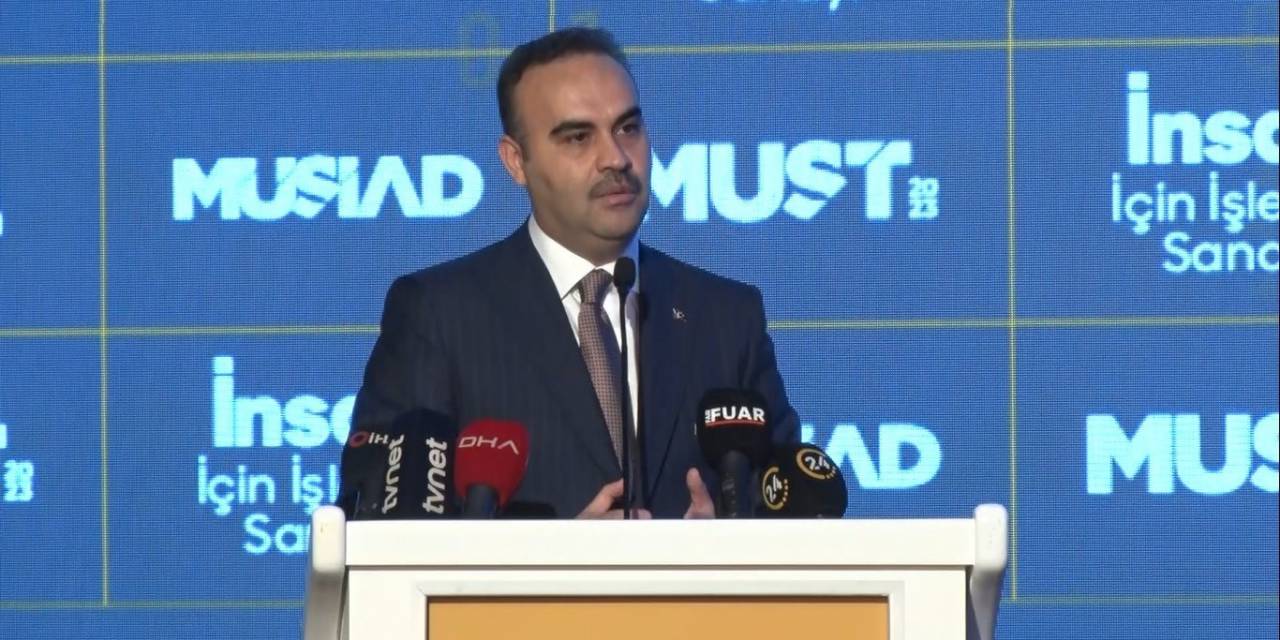 Bakan Kacır: "İsrail Bir Kez Daha İnsanlık Ve Savaş Suçu İşledi"