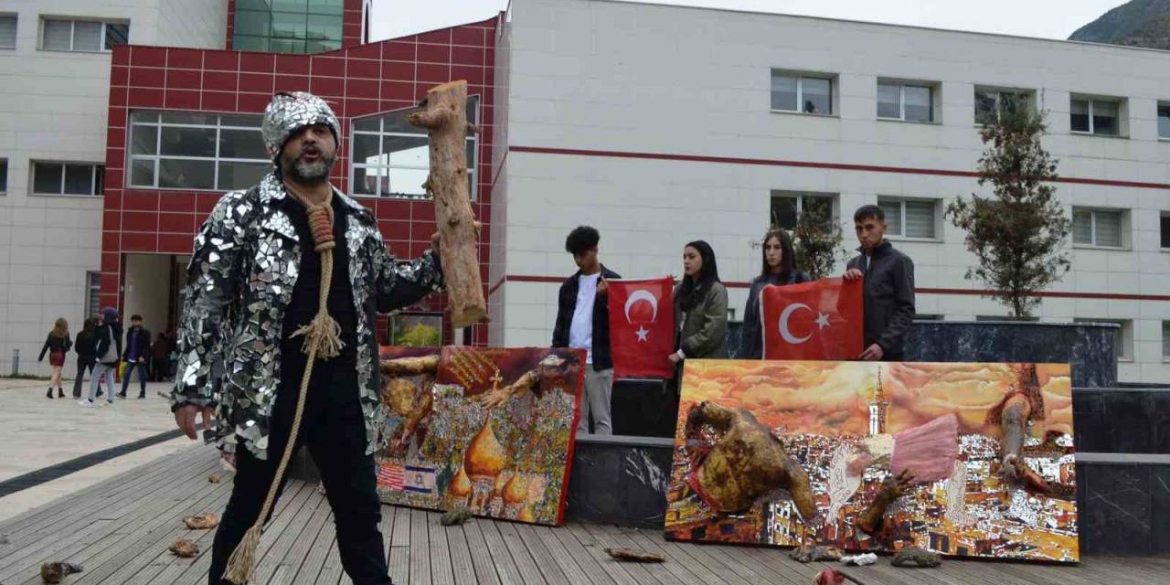 ’filistin’deki Bebeklerin Çığlığı’nı Odunla Anlattı