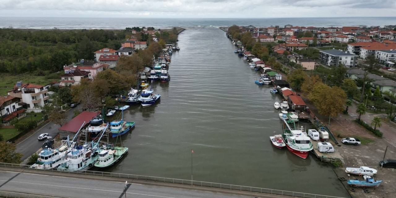 Sakarya’da İki Balıkçı Teknesi Battı