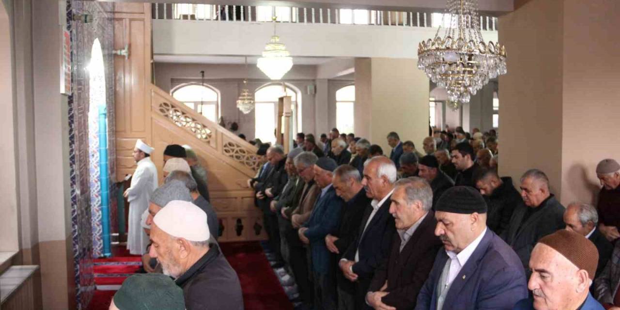 Gazze’de Hayatını Kaybedenler İçin Ağrı’da Gıyabi Cenaze Namazı Kılındı