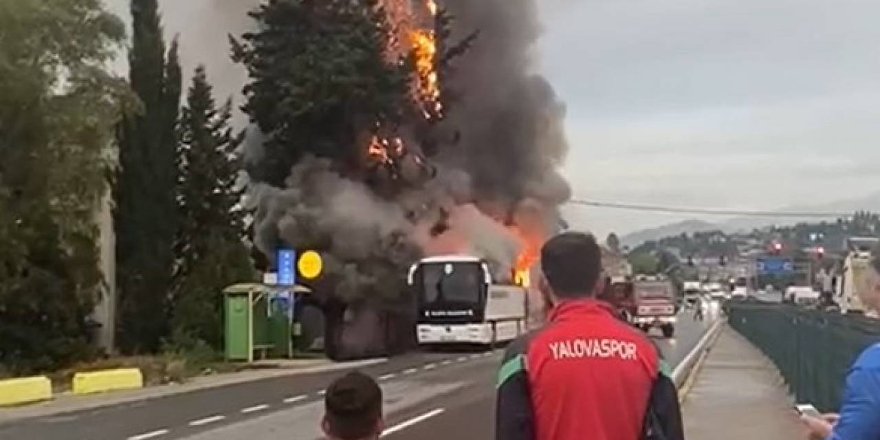 Yalovaspor Takımını Taşıyan Otobüs Çıkan Yangında Küle Döndü