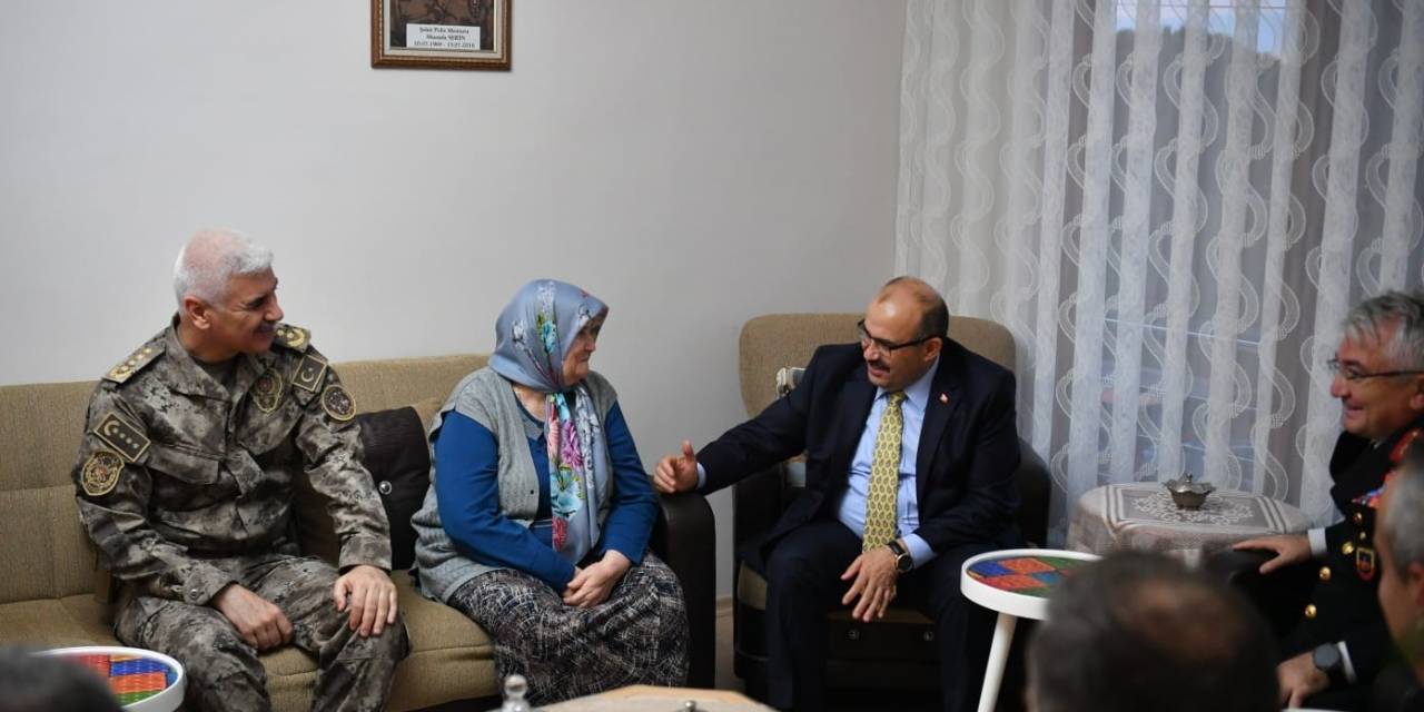 Vali Ustaoğlu, Burhaniye’yi Ziyaret Etti