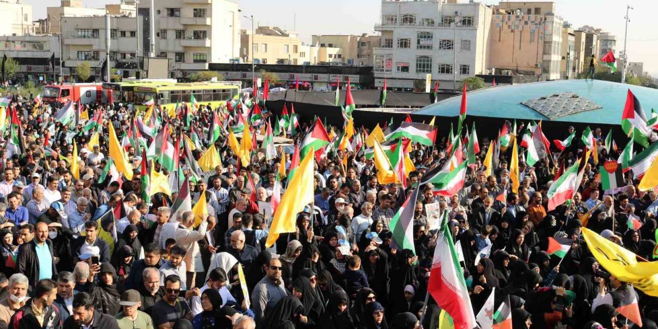 İran’da On Binlerce Kişiden İsrail Protestosu